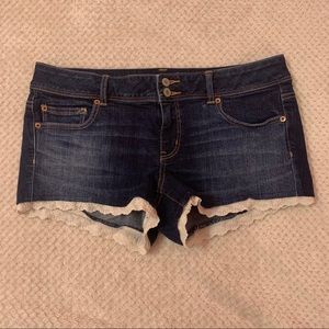 American Eagle Stretch Lace Lined Shorts 14
